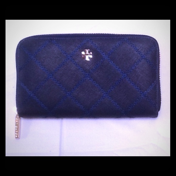 NWOT Tory Burch Robinson Stitched Continental