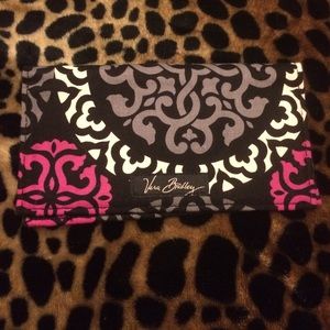 Vera Bradley checkbook cover-canterberry magenta