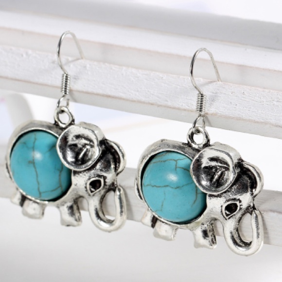 Jewelry - NEW Elephant Earrings
