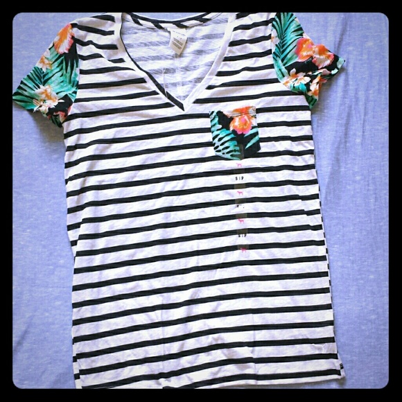 PINK Victoria's Secret Tops - NEW! PINK v neck