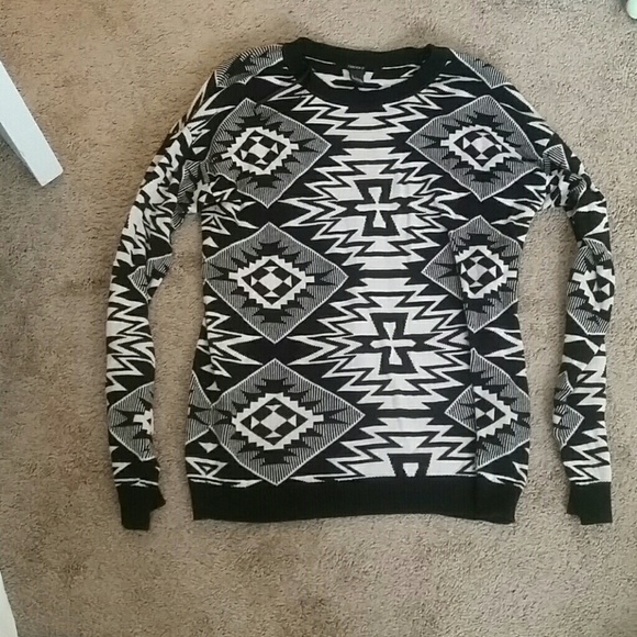 Aztec cream and black sweater - Picture 1 of 3