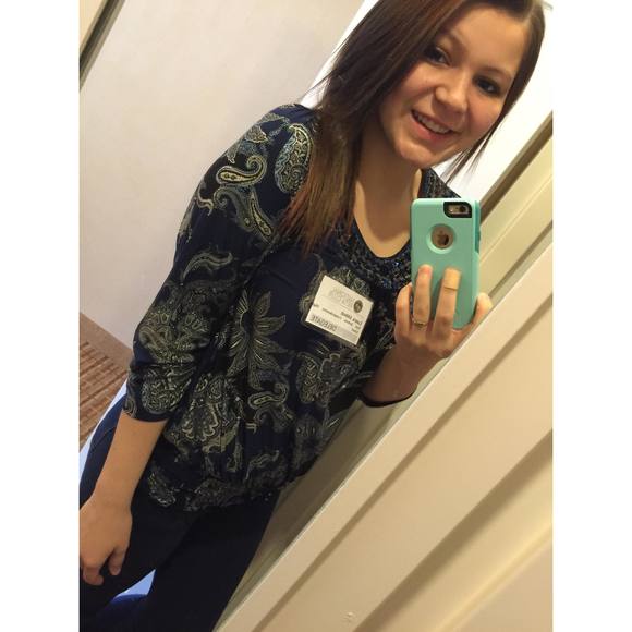 Meet your Posher, Laura