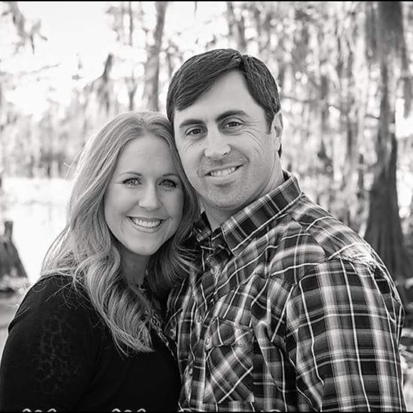 Meet your ❤️SUGGESTED USER❤️ posher, April - Picture 2 of 4