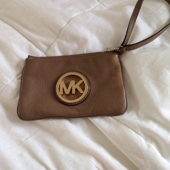 Michael Kors wristlet Taupe