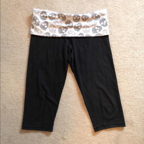 PINK Victoria's Secret Pants - VS PINK cropped yoga pants
