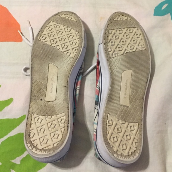 Shoes - Picture 2 of 4