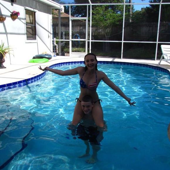 Meet your Posher, Sierra