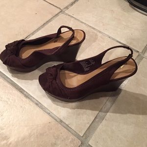 Brown open toed wedges
