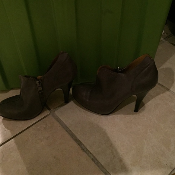 Greg Nine West ankle boots