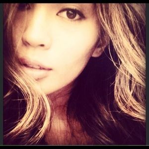 Meet your Posher, Larissa