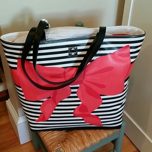 Kate Spade Handbags - Kate Spade Tote New with tag