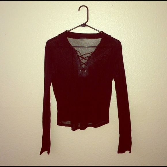 Gorgeous black top!