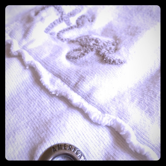 White American Eagle hoodie