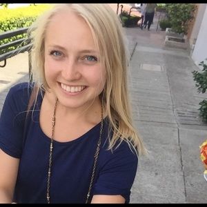 Meet your Posher, Emily