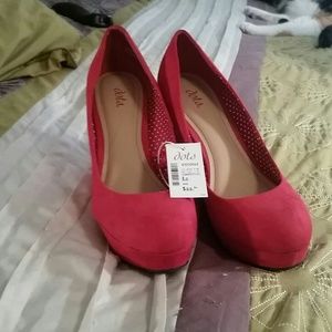 Red wedge shoes