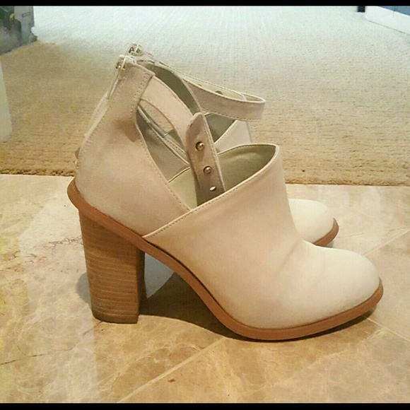 NYFW Fashion week booties SZ 7.5