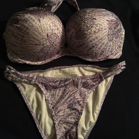 Victoria's Secret bombshell bikini