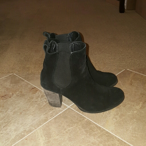 Steve madden black suede boots