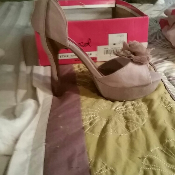 High healed open toe shoes - Picture 2 of 3