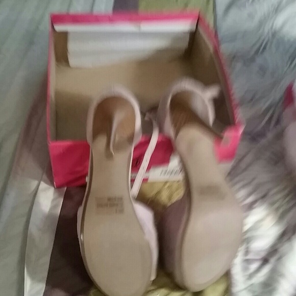 High healed open toe shoes - Picture 3 of 3