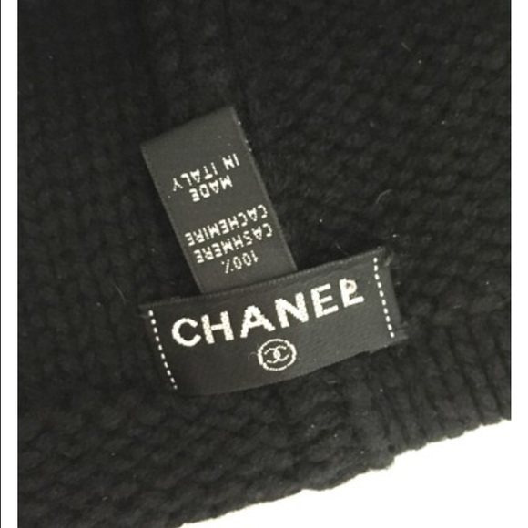 ✨SOLD✨ Chanel CC Chain Cashmere Hat - Picture 4 of 4