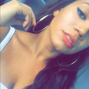 Meet your Posher, Vanessa