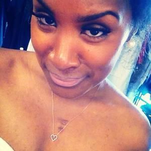 Meet your Posher, Mona