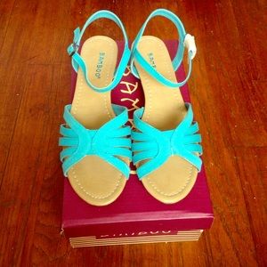 Bamboo Turquoise Sandals Size 7