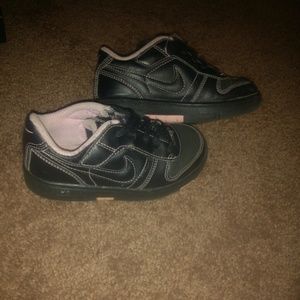 Toddler Girls Nike size 9