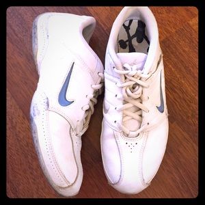 Nike cheer/tennis shoes size 8 1/2