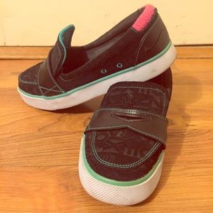 Nike 6.0 Balsa Loafer -Black with Teal/Pink Detail