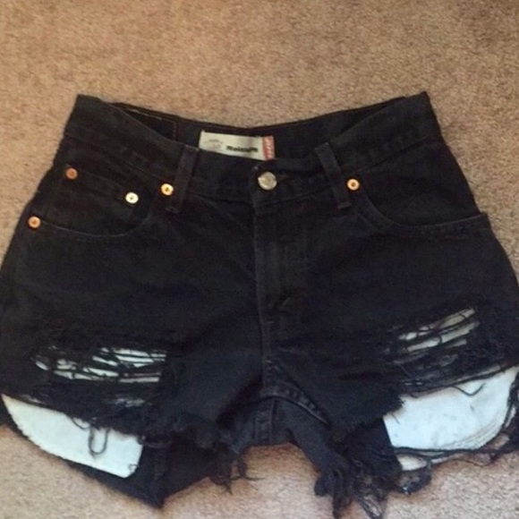 Levi's Denim - LEVI'S HIGH-WAISTED CUTOFFS