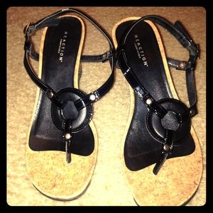 🎀Kenneth Cole Reaction Wedge Sandals 3in🎀