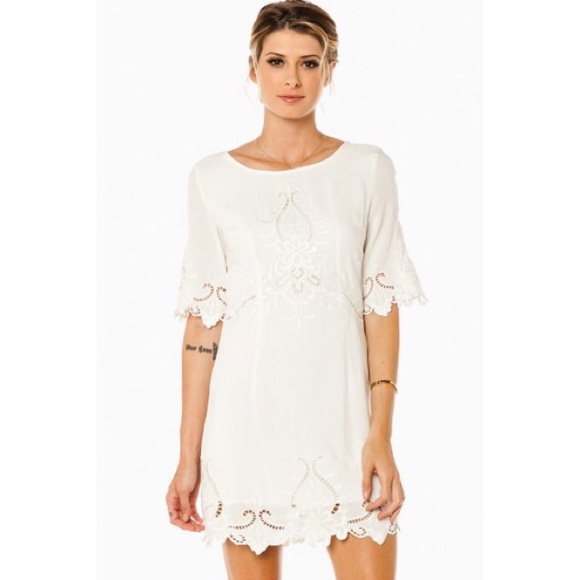Dresses & Skirts - ✖️SOLD✖️Everlove White Crochet Embroidery Dress