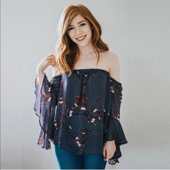 💕@shopthriver💕Shop her beautiful closet😍 - Picture 4 of 5