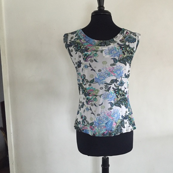 Top - Picture 2 of 2