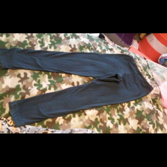 Old navy navy blue leggings.