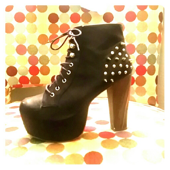 BLISSFUL STEP Women Violet Booties