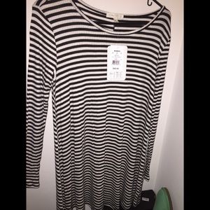 Brand new long sleeve dress perfect for fall 💜