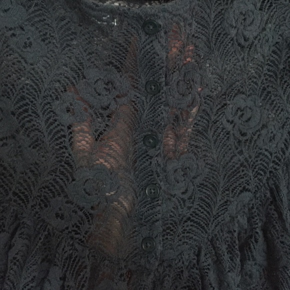 Lace crop top - Picture 3 of 3