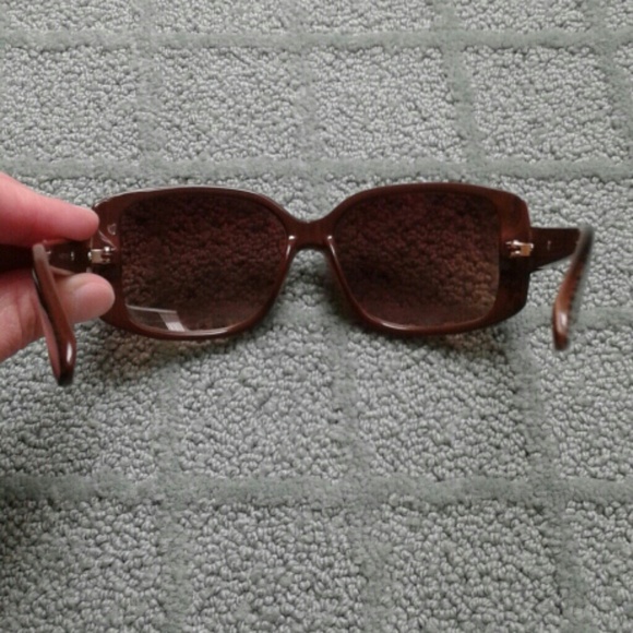 Sunglasses - Picture 3 of 4
