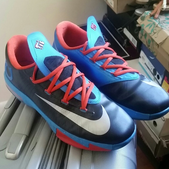 NIKE Sneakers