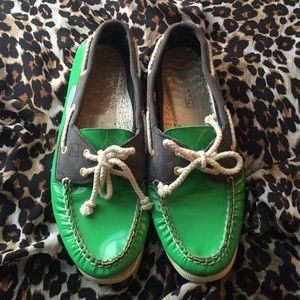 GREEN/NAVY BLUE SPERRYS