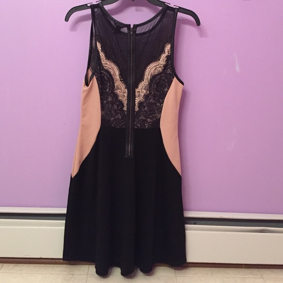 NEW Buffalo Dress - Picture 2 of 4