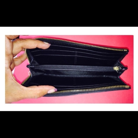 🎀SOLD!!!🎀COACH New York Madison Carlyle wallet🎀 - Picture 3 of 3