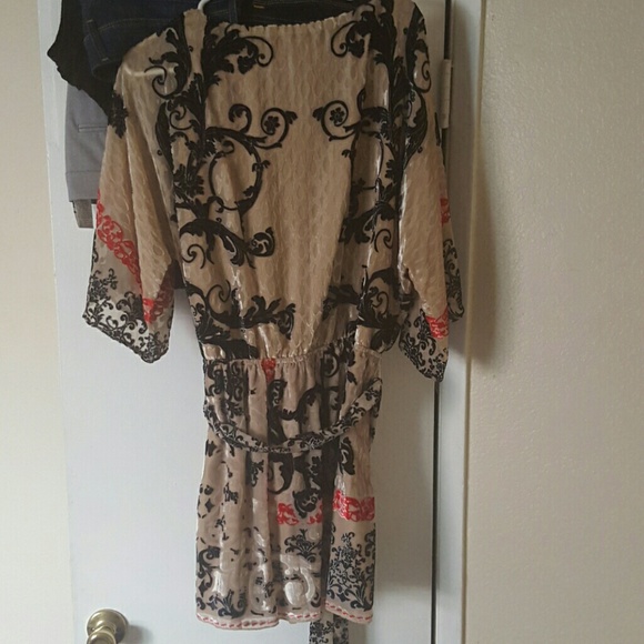 Cristina V multi colored top. Worn once - Picture 4 of 4