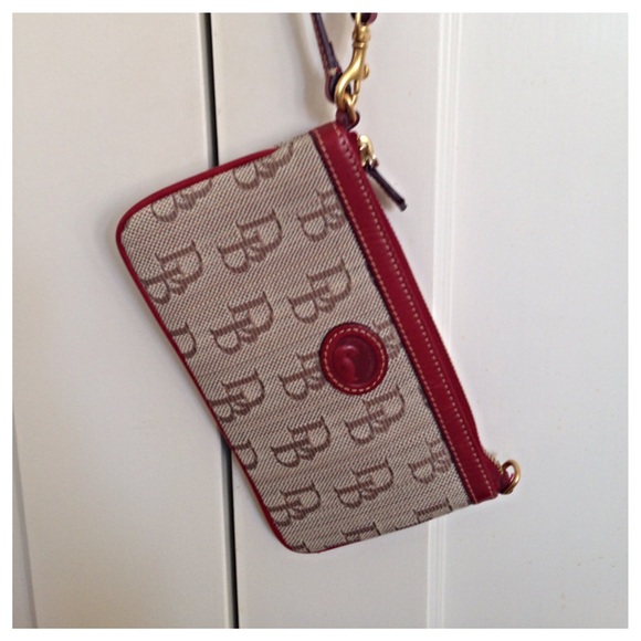Dooney & Bourke wristlet
