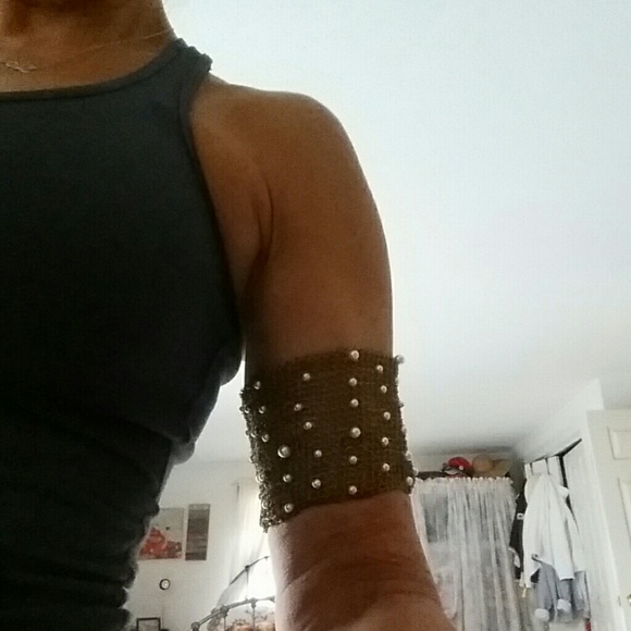 Beautiful above elbow cuff - Picture 4 of 4