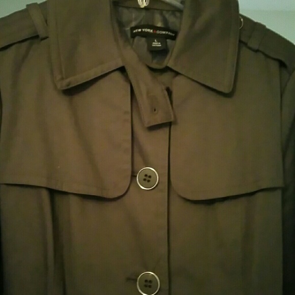 ***DONATED TO CHARITY****NEW YORK & CO tailored fitted grey trench coat - Picture 3 of 4