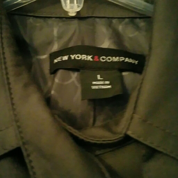 ***DONATED TO CHARITY****NEW YORK & CO tailored fitted grey trench coat - Picture 4 of 4